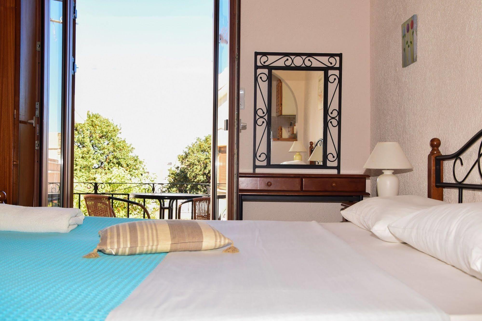 Athina * Elounda