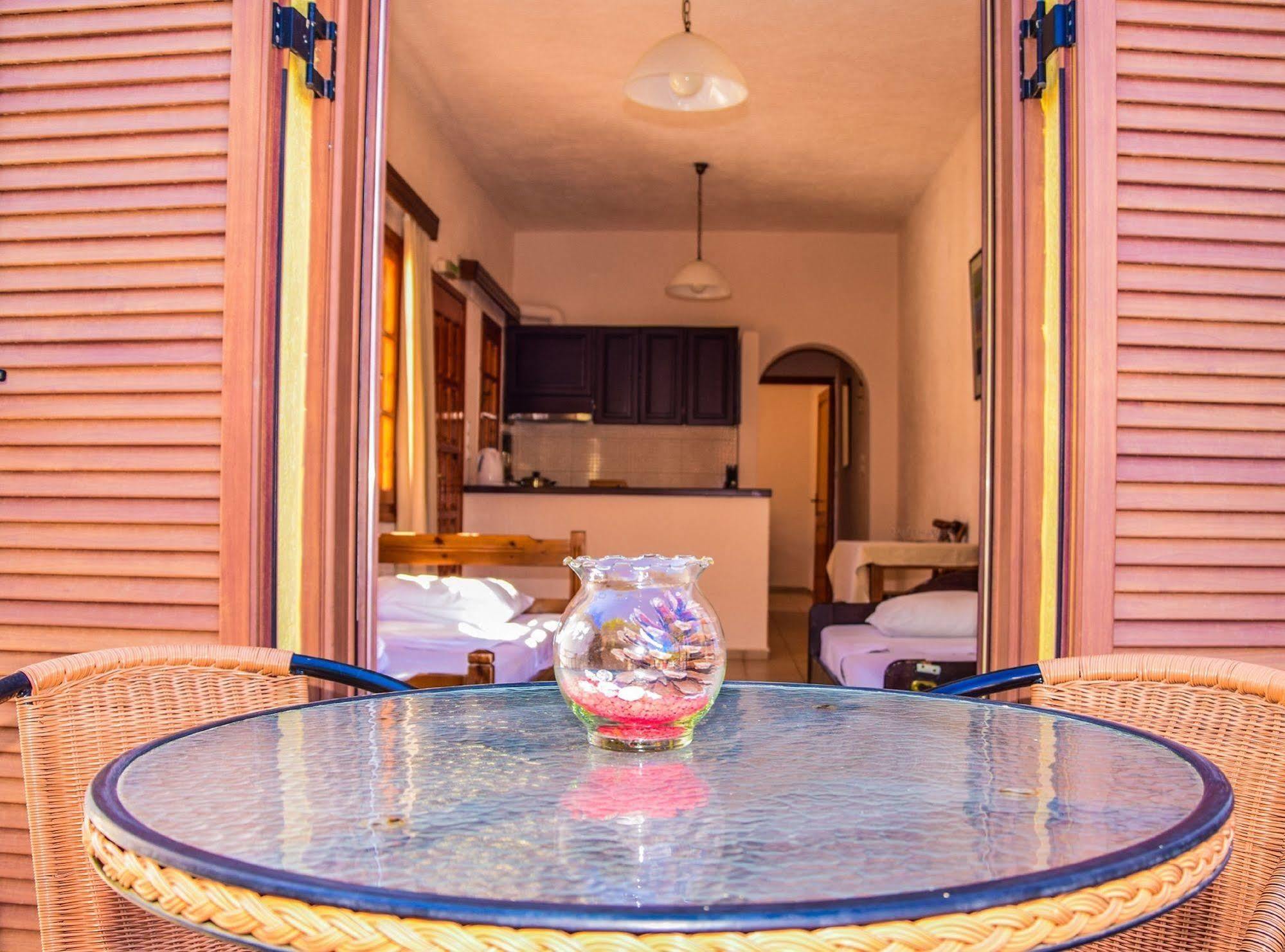 Athina Apartment *